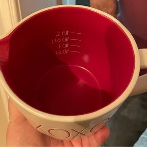 Rae Dunn XO 2 cup measuring cup. Never used. Used for decoration only.